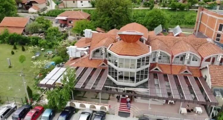 Отель Zormaris-M Вране Экстерьер фото
